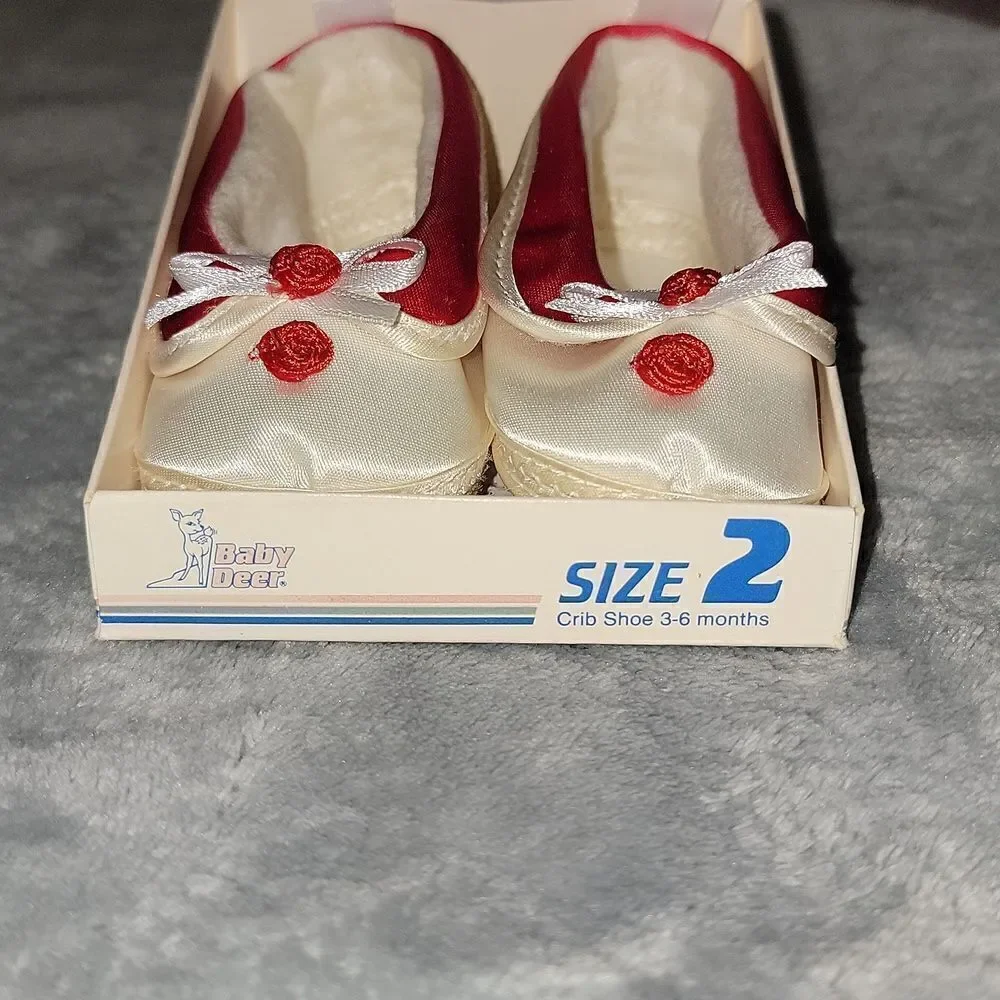 Vintage New Baby Deer White / Red Satin Like Shoes Size 2 (3-6 months)